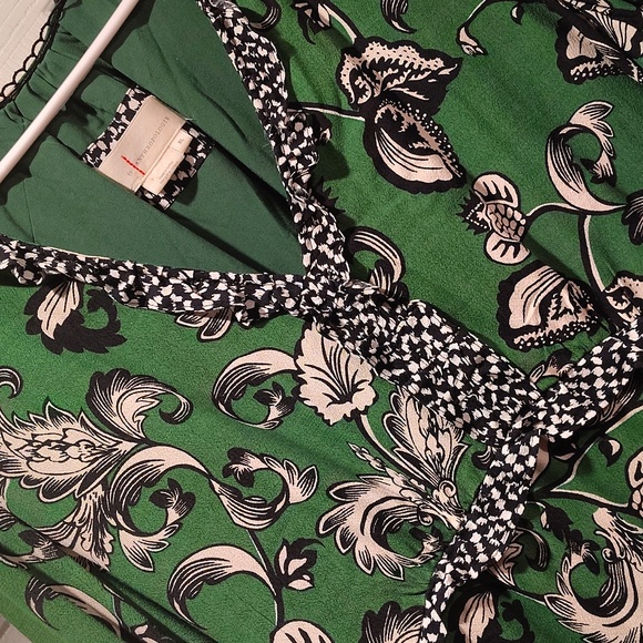 Anthropologie Tiered V-Neck Mini Dress in Green Motif.  SZ XL - Picture 7 of 7